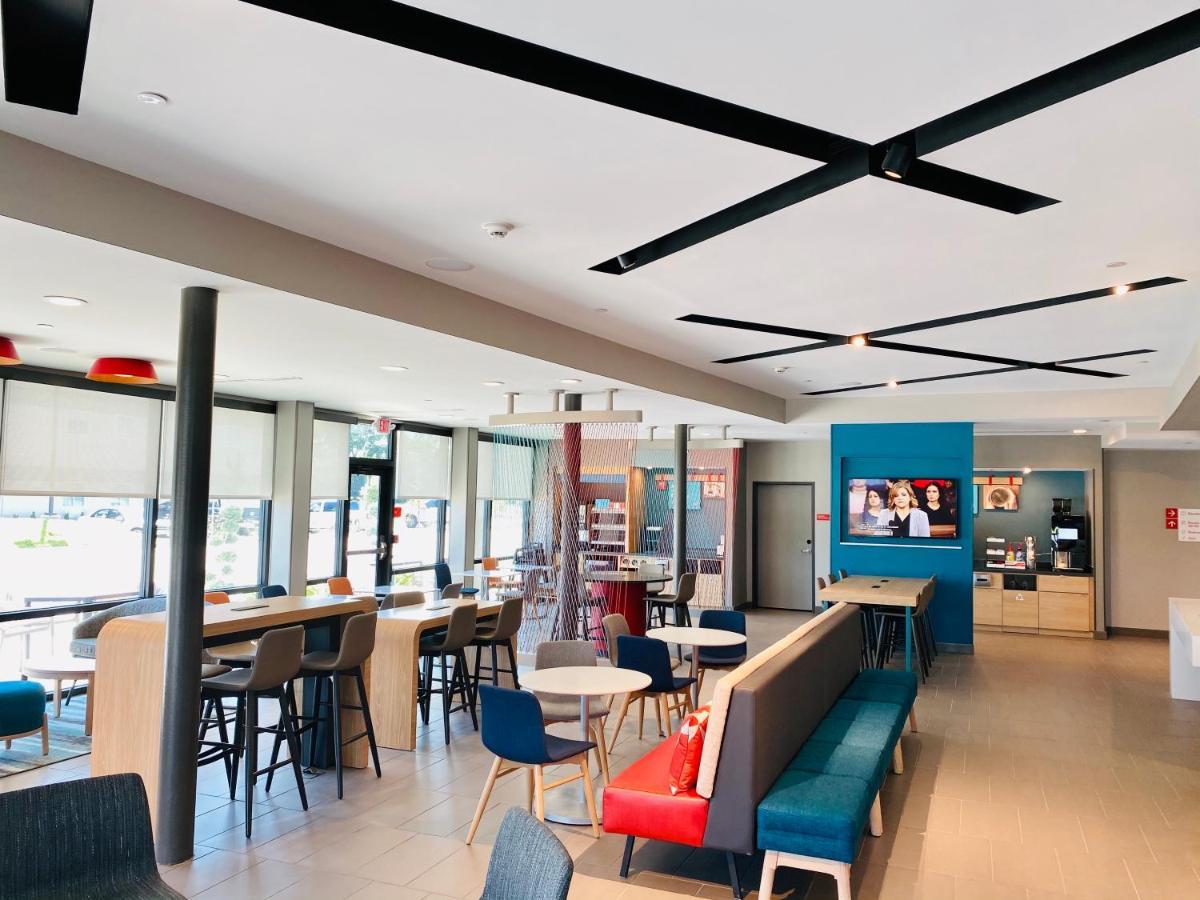 Avid Hotels - Beaumont By Ihg Εξωτερικό φωτογραφία